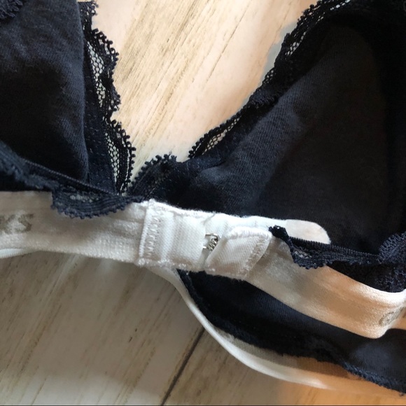💚Gilly Hicks bralette - Picture 4 of 5